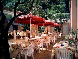 Imagen del bar/restaurante del Hotel Menton Riviera. Foto 2