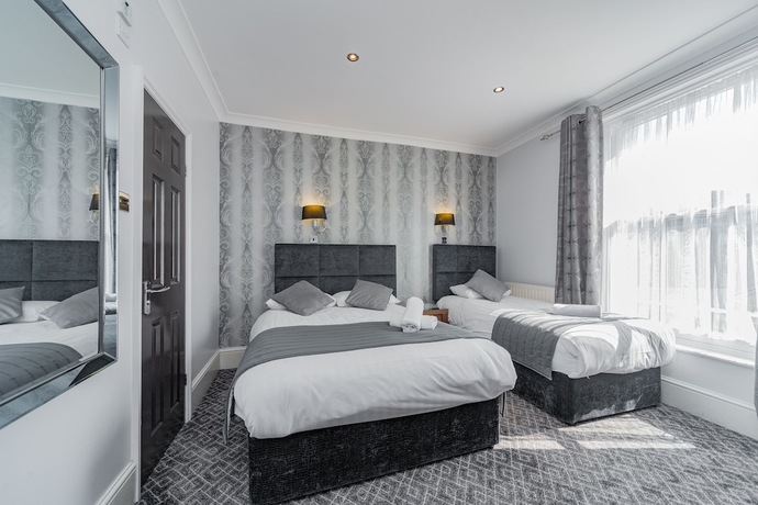 Imagen de la habitación del Hotel Mentone. Foto 10