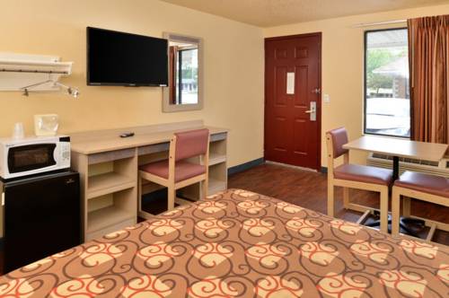 Imagen de la habitación del Hotel Mentor Home Inn. Foto 3