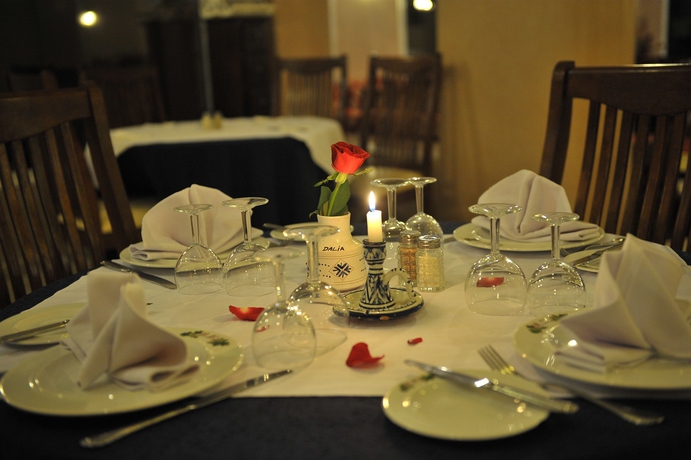 Imagen del bar/restaurante del Hotel Menzeh Dalia. Foto 5