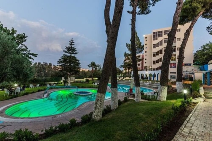 Imagen de la piscina del Hotel Menzeh Zalagh. Foto 17