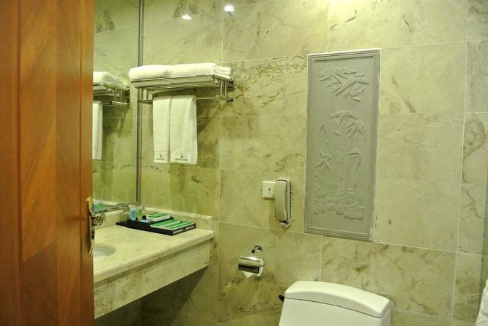 Imagen de la habitación del Hotel Mer Jade Crown Jianguo Hotel. Foto 15