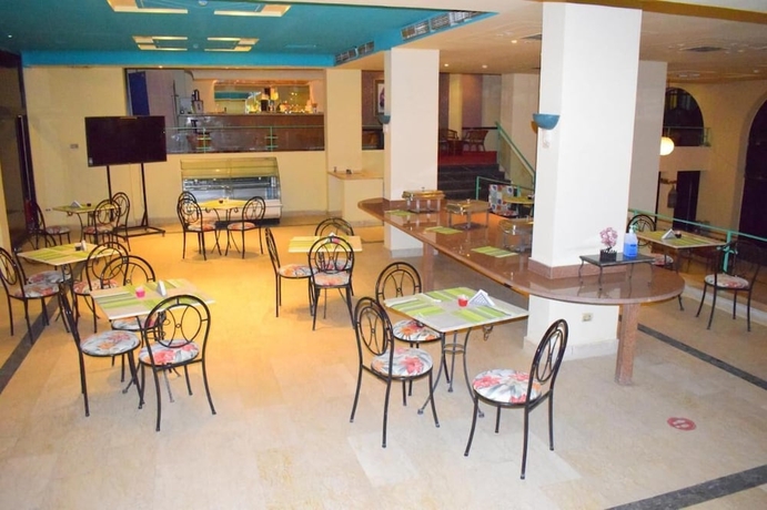 Imagen del bar/restaurante del Hotel Mer Rouge. Foto 5
