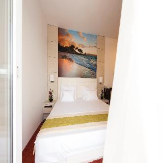 Imagen de la habitación del Hotel Mera Resort Venus. Foto 23