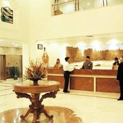 Imagen de la habitación del Hotel Meraden Grand. Foto 11