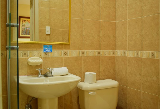 Imagen de la habitación del Hotel Meraki, Ba&ntilde;os de Agua Santa. Foto 12