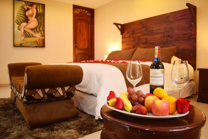 Imagen de la habitación del Hotel Meraki, Ba&ntilde;os de Agua Santa. Foto 13