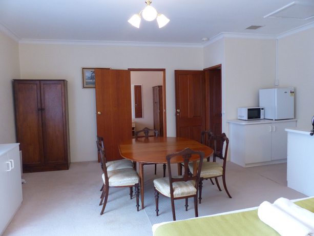 Imagen de la habitación del Hotel Meramie Motor Inn. Foto 10
