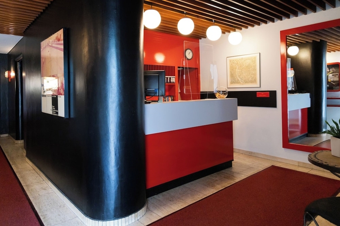 Imagen de los interiores del Hotel Meran Hallenbad and Sauna. Foto 13
