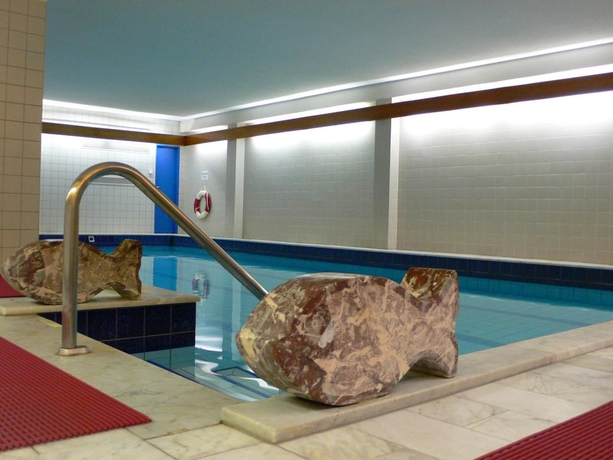 Imagen de la piscina del Hotel Meran Hallenbad and Sauna. Foto 14