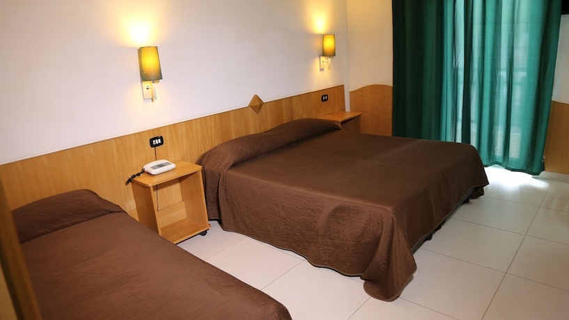 Imagen de la habitación del Hotel Meranda. Foto 3