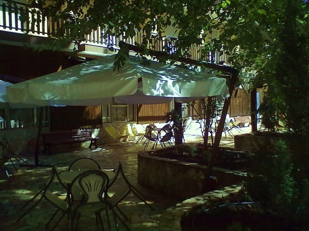 Imagen de la habitación del Hotel Meranda. Foto 17