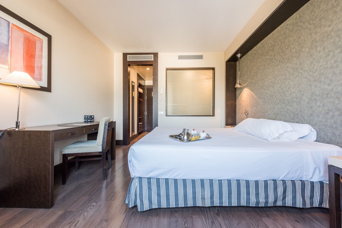 Imagen de la habitación del Hotel Mercader. Foto 5