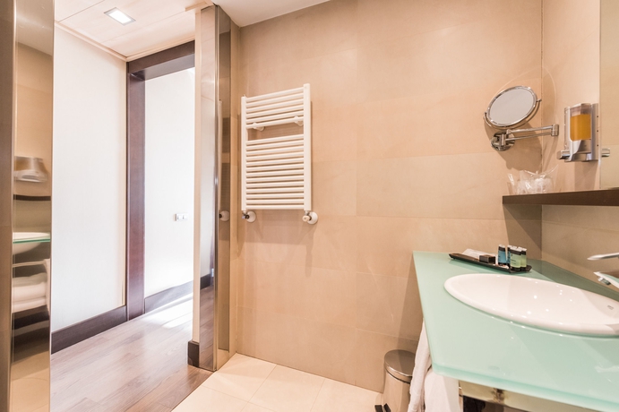 Imagen de la habitación del Hotel Mercader. Foto 7