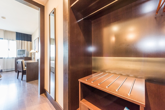 Imagen de la habitación del Hotel Mercader. Foto 10