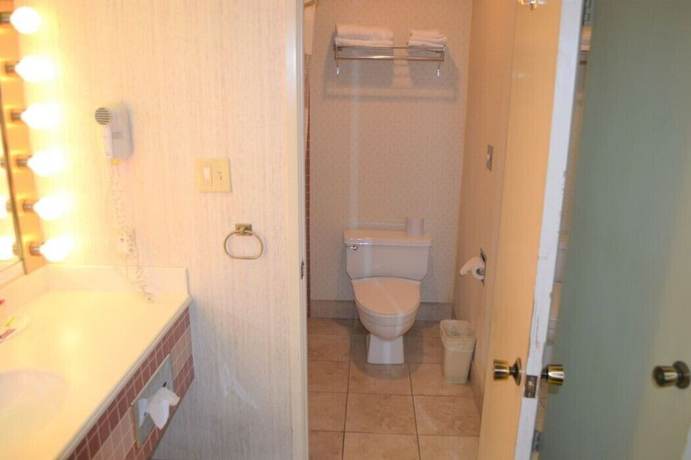 Imagen de la habitación del Hotel Merced Inn and Suites. Foto 7