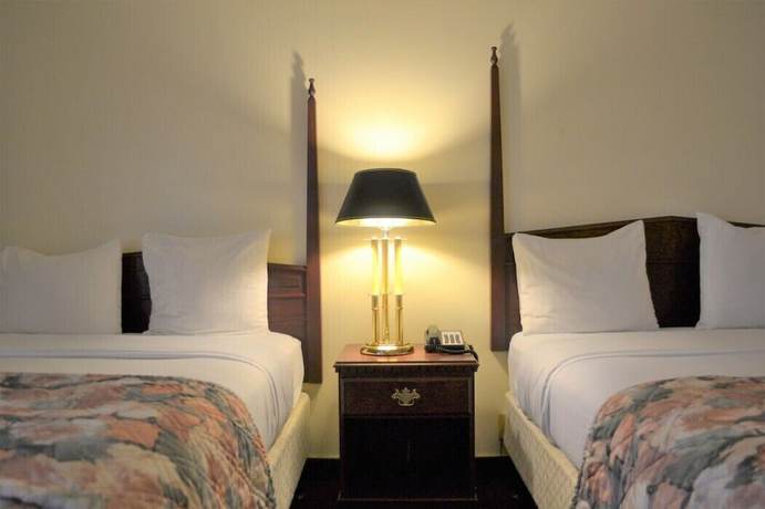 Imagen de la habitación del Hotel Merced Inn and Suites. Foto 8