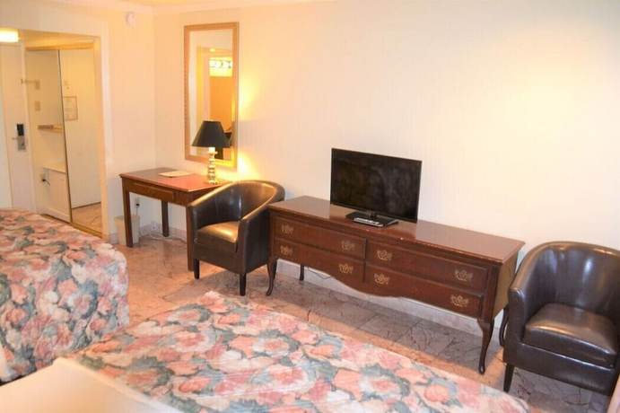 Imagen de la habitación del Hotel Merced Inn and Suites. Foto 11