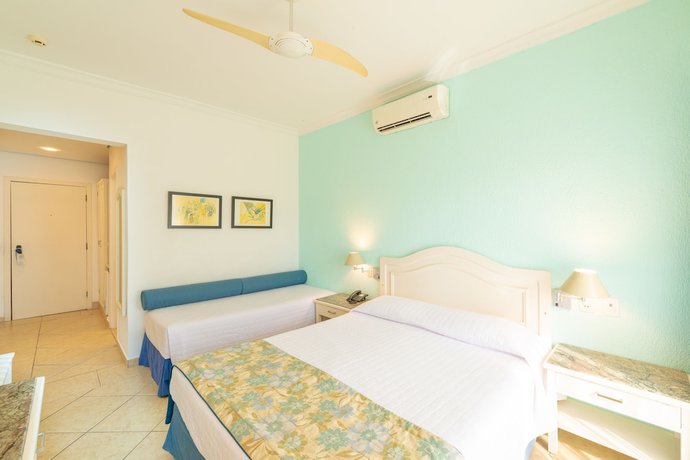 Imagen de la habitación del Hotel Mercedes, Ilhabela. Foto 17
