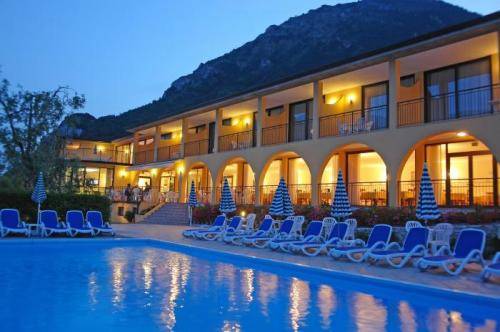 Imagen de la habitación del Hotel Mercedes, Limone sul Garda. Foto 2
