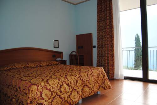 Imagen de la habitación del Hotel Mercedes, Limone sul Garda. Foto 10