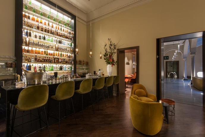 Imagen del bar/restaurante del Hotel Mercer Sevilla. Foto 2