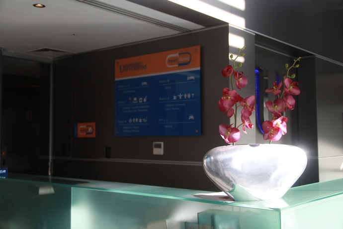 Imagen general del Hotel Mercosur Universitas Apart. Foto 4