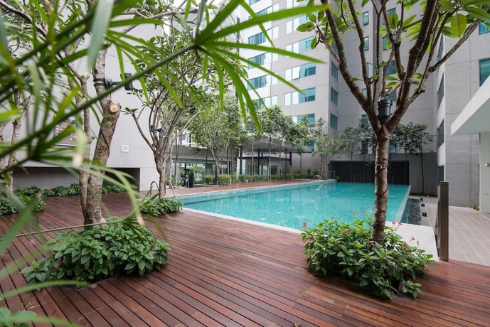 Imagen de la piscina del Hotel Mercu Summer Suite Klcc At Penguin Homes. Foto 18