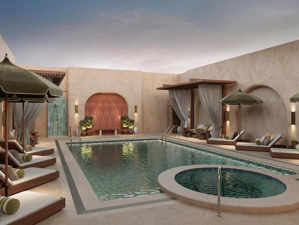 Imagen de la piscina del Hotel Mercure Abu Dhabi Downtown. Foto 7