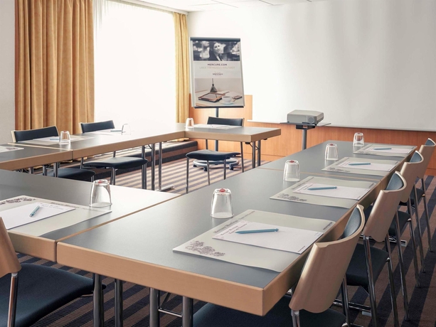 Imagen de los interiores del Hotel Mercure Airport Berlin Tegel. Foto 15