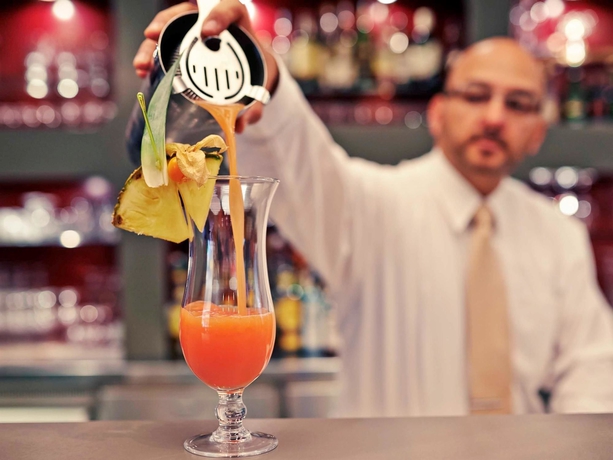 Imagen del bar/restaurante del Hotel Mercure Airport Berlin Tegel. Foto 6