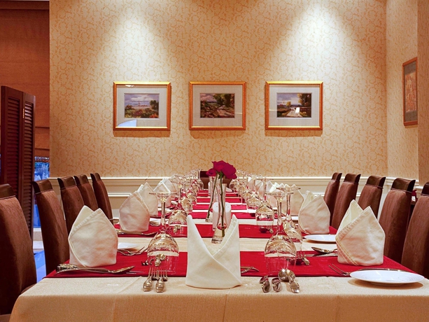 Imagen del bar/restaurante del Hotel Mercure Al Khobar. Foto 9