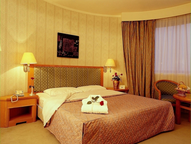 Imagen de la habitación del Hotel Mercure Alger Aeroport. Foto 5