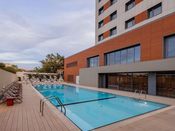 Imagen de la piscina del Hotel Mercure Alger Palais Des Congres. Foto 18
