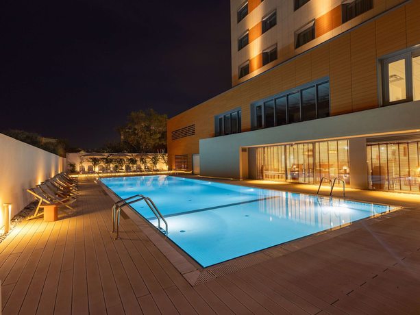 Imagen de la piscina del Hotel Mercure Alger Palais Des Congres. Foto 20
