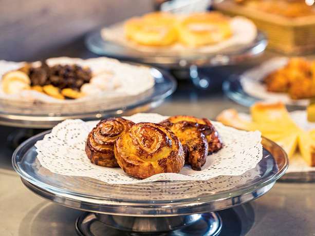 Imagen del bar/restaurante del Hotel Mercure Almaty City Center. Foto 5