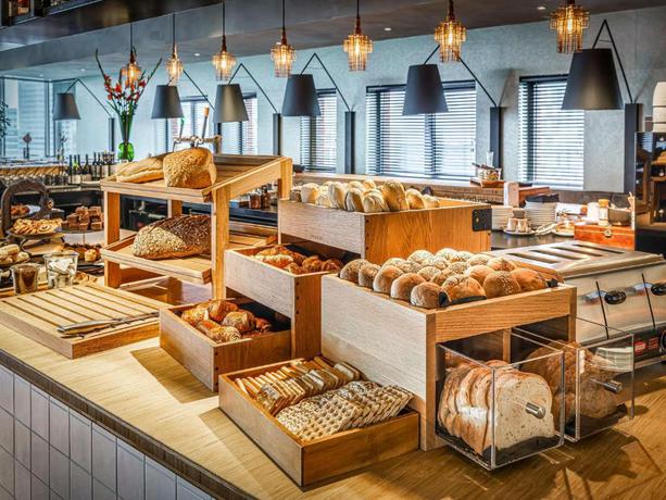 Imagen del bar/restaurante del Hotel Mercure Amsterdam Sloterdijk Station. Foto 4