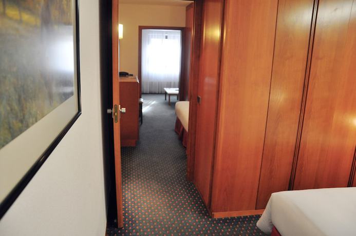 Imagen de la habitación del Hotel Mercure Andorra. Foto 9