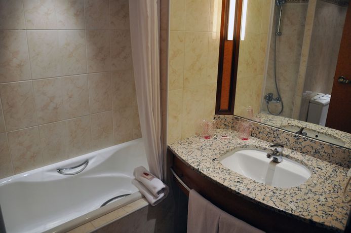 Imagen de la habitación del Hotel Mercure Andorra. Foto 12