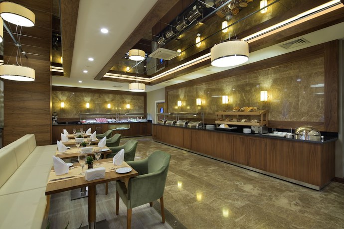 Imagen del bar/restaurante del Hotel Mercure Ankara Kızılay. Foto 2