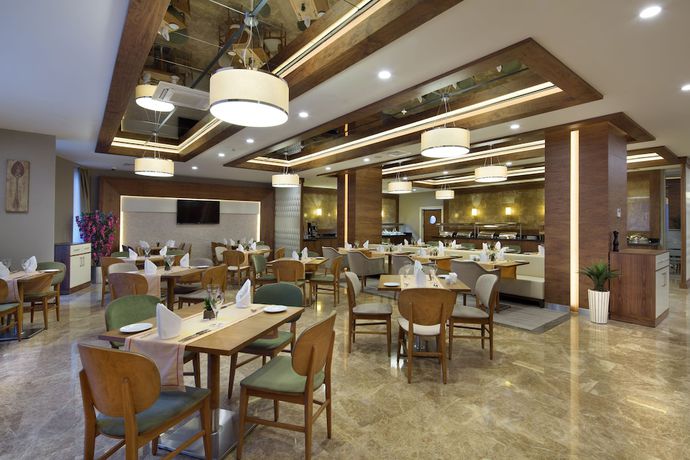 Imagen del bar/restaurante del Hotel Mercure Ankara Kızılay. Foto 3