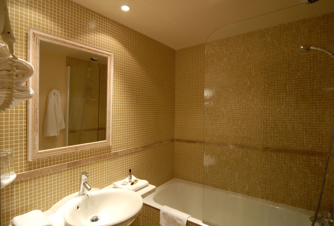 Imagen de la habitación del Hotel Mercure Antibes Sophia Antipolis. Foto 8