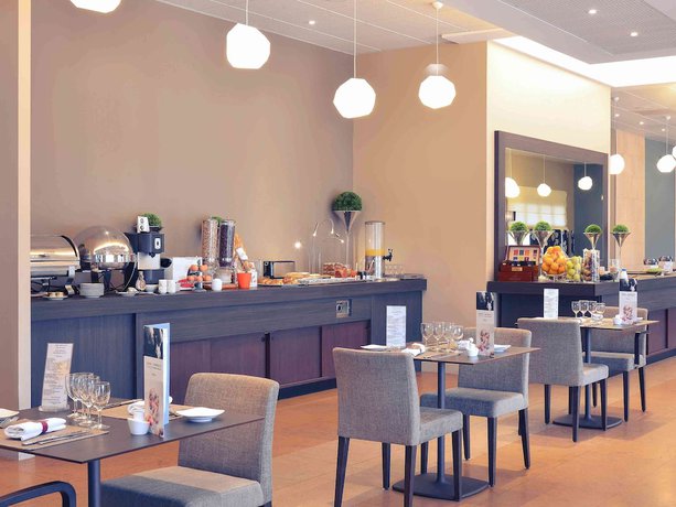 Imagen del bar/restaurante del Hotel Mercure Auxerre Autoroute Du Soleil. Foto 4