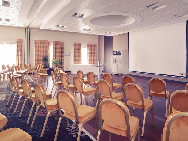 Imagen de los interiores del Hotel Mercure Auxerre Autoroute Du Soleil. Foto 17