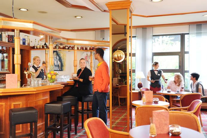 Imagen del bar/restaurante del Hotel Mercure Bad Duerkheim An Den Salinen. Foto 13