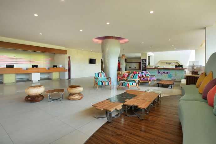 Imagen de los interiores del Hotel Mercure Bali Nusa Dua. Foto 19