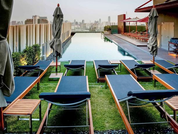 Imagen de la piscina del Hotel Mercure Bangkok Siam. Foto 17