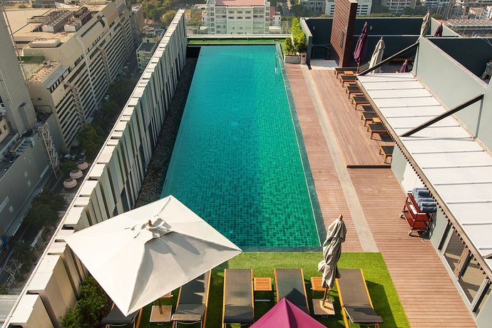 Imagen de la piscina del Hotel Mercure Bangkok Siam. Foto 19