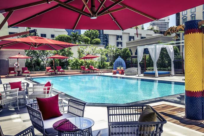 Imagen de la piscina del Hotel Mercure Bangkok Sukhumvit 11. Foto 22