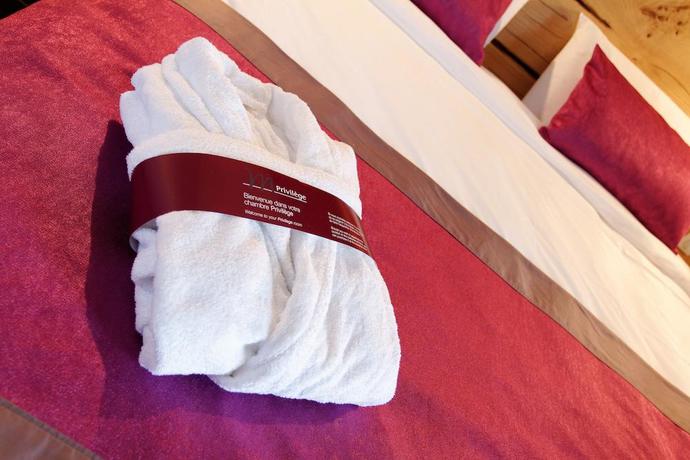 Imagen general del Hotel Mercure Barbaroux Golf And Spa. Foto 2